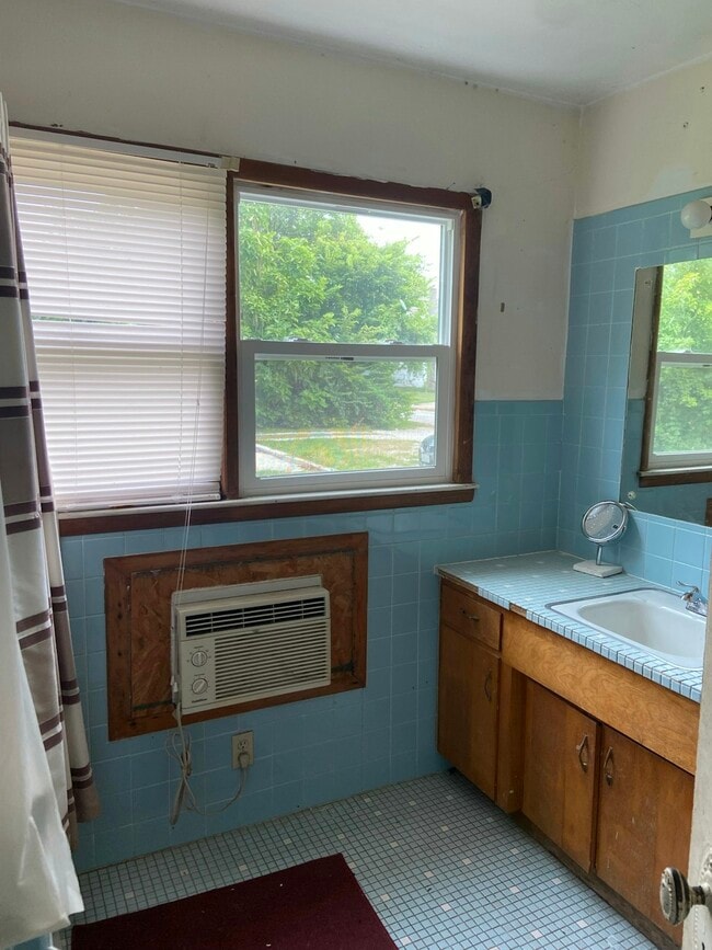 Photo - 200 W Morrison St Unit Downstairs Room A