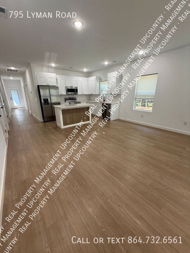 Photo - 795 Lyman Rd