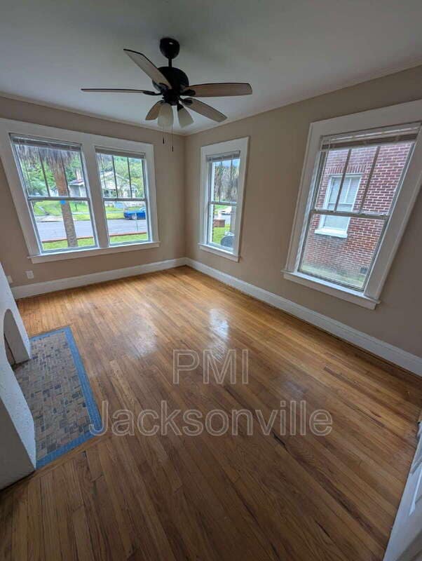 Building Photo - 2619 College St Rental