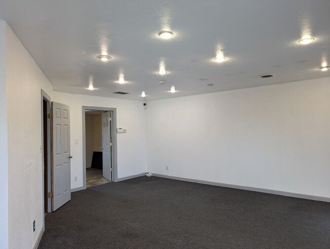 Photo - 966 W Winton Ave