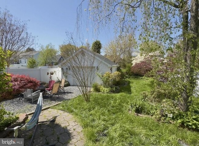 Photo - 7041 Harvey Ave