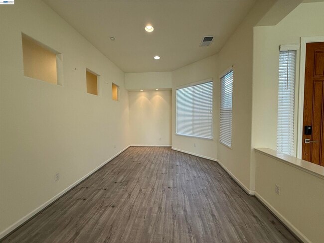 Photo - 2946 Bresso Dr