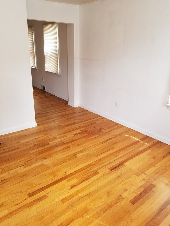 Photo - 81 Conduit St