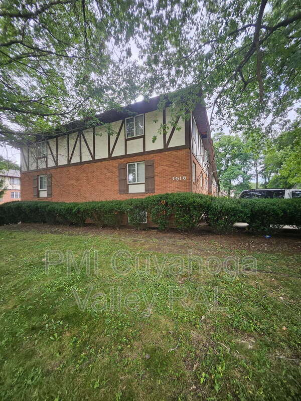 Photo - 1516 W Market St Unit 11