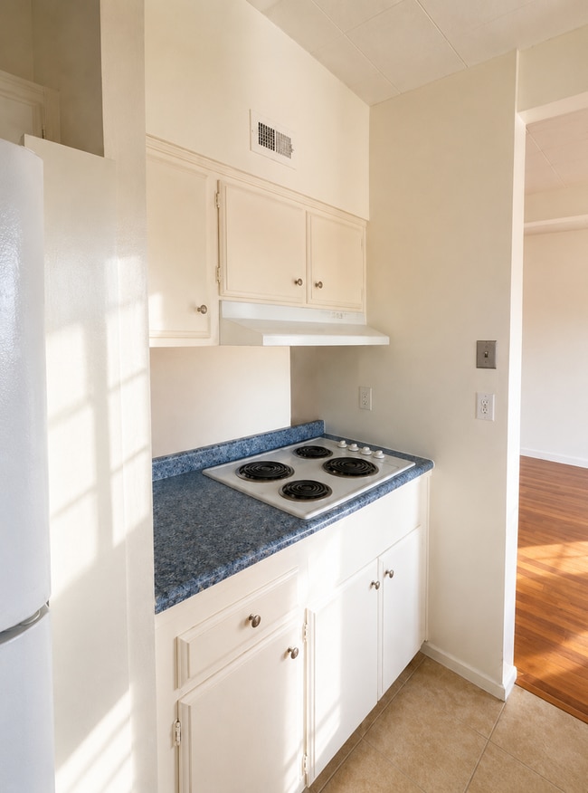 Photo - 5814 Lord Cecil St