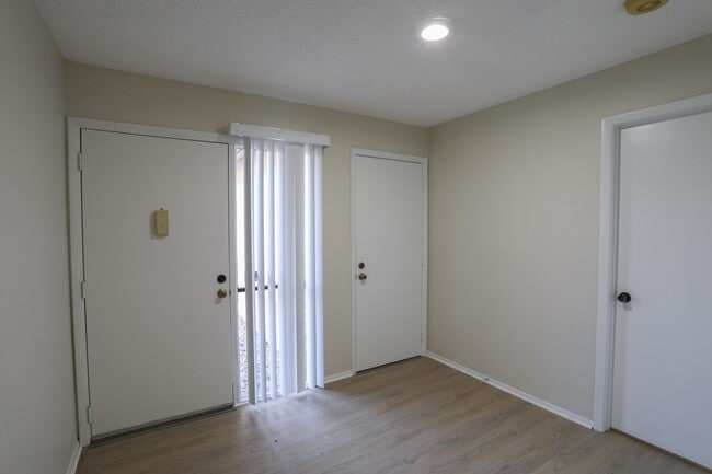 Photo - 5005 Ledgewood Way