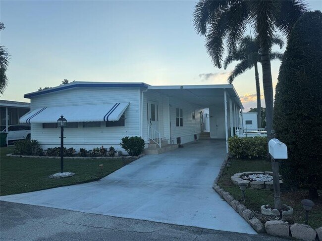 Photo - 1921 SW 83rd Ave