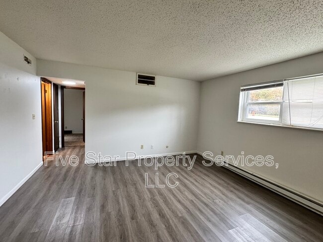 Building Photo - 2070 W Washington St Unit Apt 2