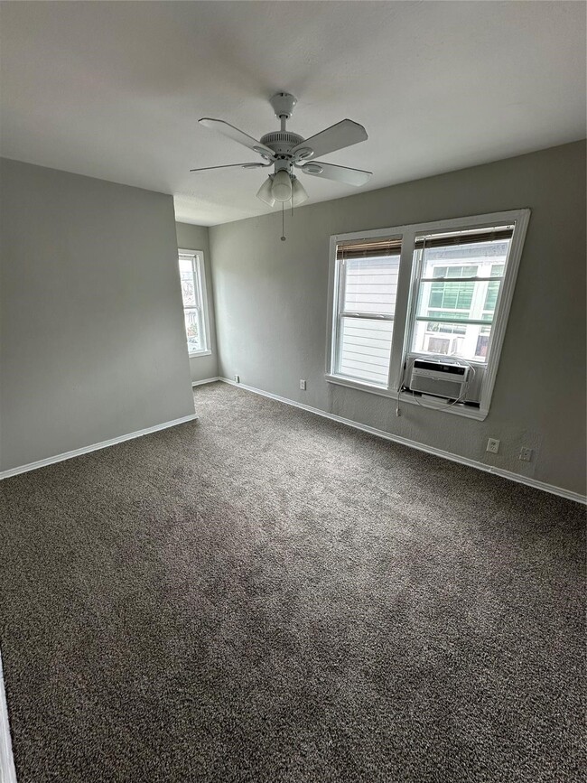 Building Photo - 3102 Brackenridge St