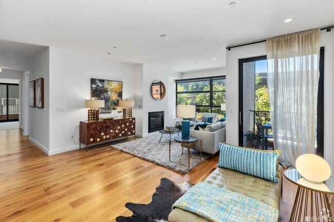 Building Photo - Coming Soon! Spacious 3BR Corner Condomini... Unit 201