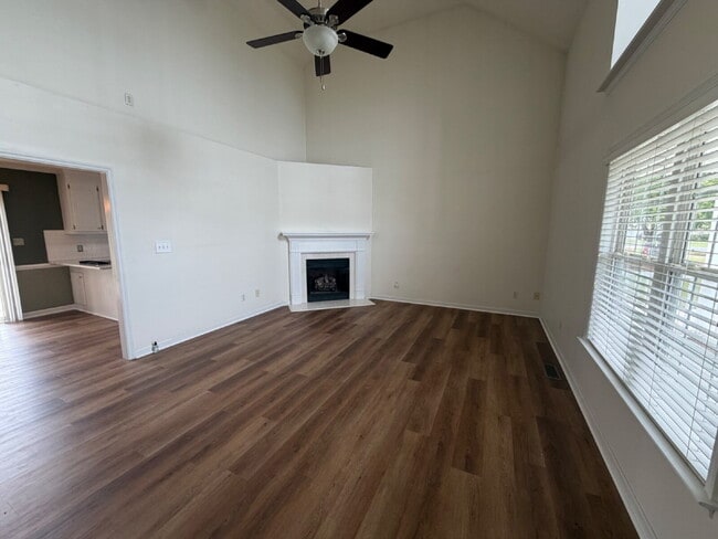 Photo - Updated 3 BR Home in Woodridge Estates~LAWN CARE INCLUDED