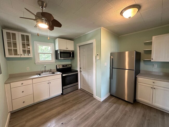 Photo - 190 Rogers Rd Unit C