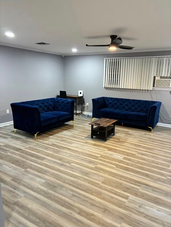 Photo - 213 Terry Dr