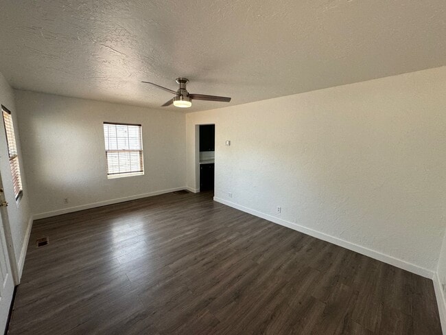 Photo - Newly Remodeled 2-Bedroom Home Minutes fro...