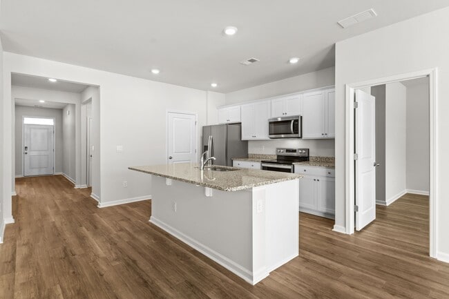 Photo - 1005 Sennema Cir