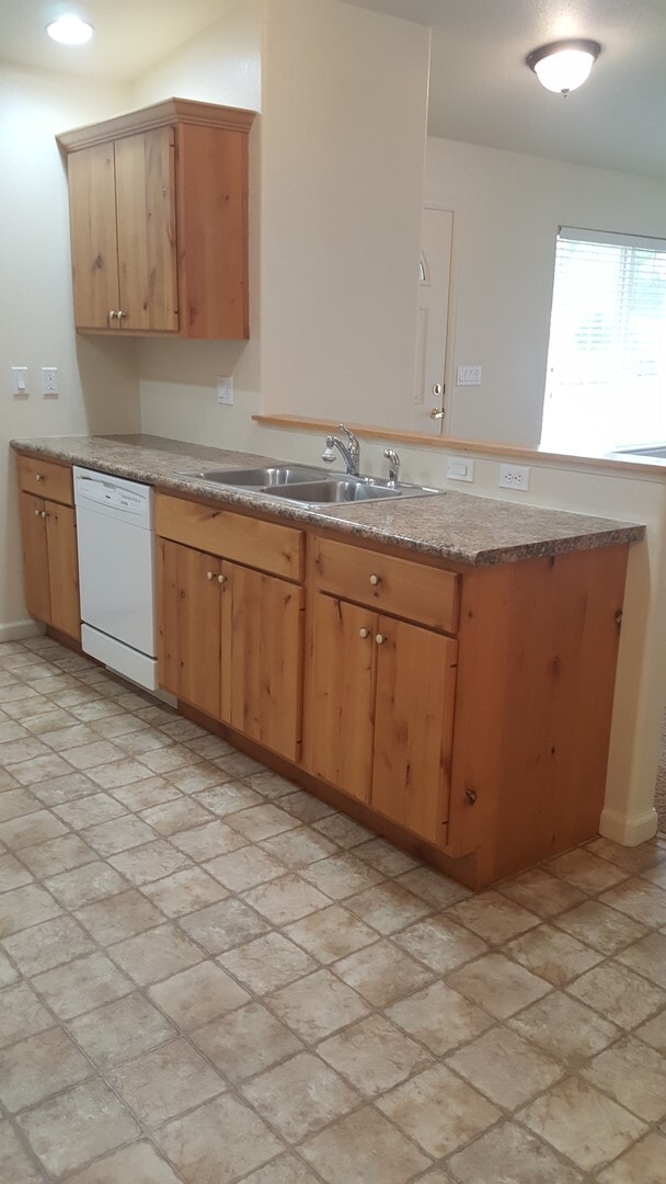 925 S Meadow Ct Unit 1