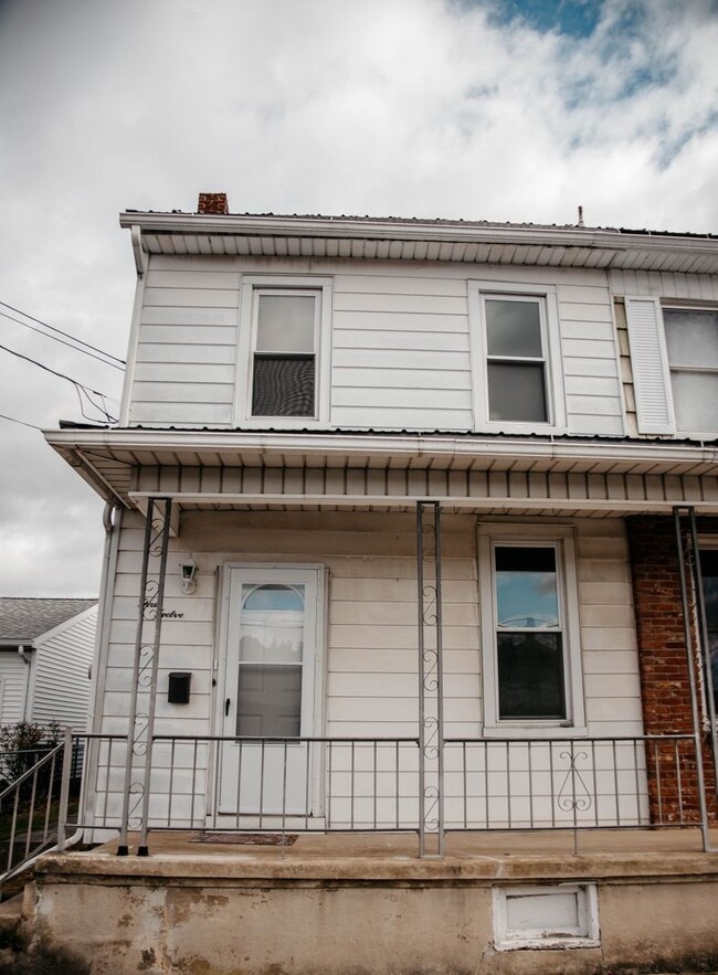 Building Photo - 312 Vine St Rental