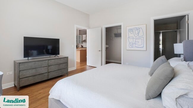 1222 W Madison St Unit 202