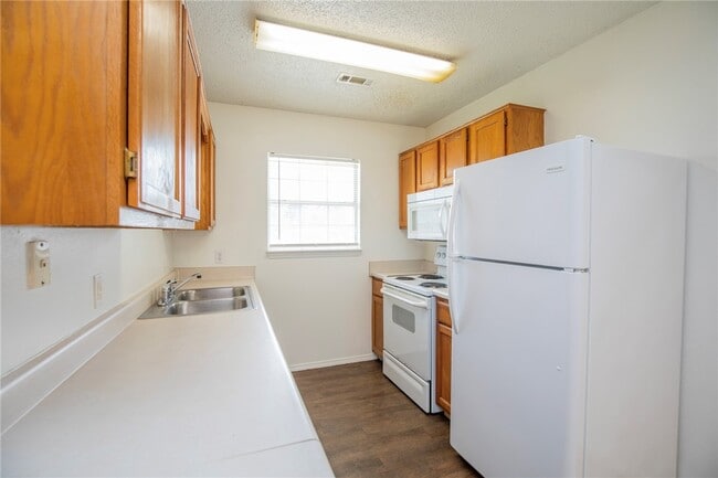 Photo - 2509 Parkcrest Dr