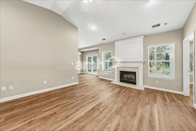 Photo - 325 Mill Pond Rd