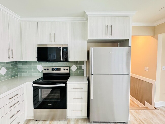 Photo - Luxury country rental 4x3 gated off black top!