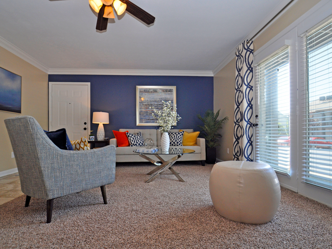 Spacious Living Room - Flats at Hurstbourne Apartments