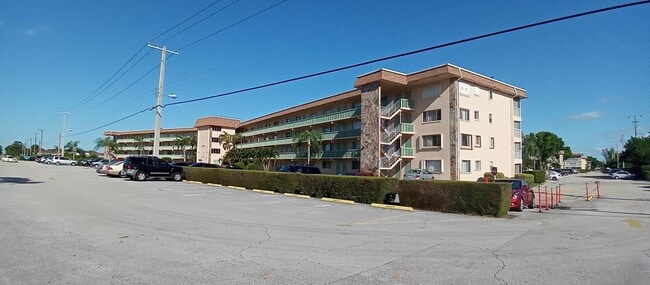 Photo - 300 Village Green Cir S Unit 408