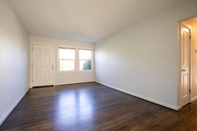 Building Photo - 4550 NE 14th Pl Rental