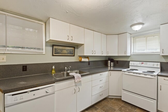 Photo - 1416 Chrisway Dr