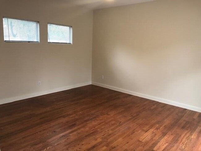 Photo - 3 X 2 Townhome Near UT Avail August 2025!