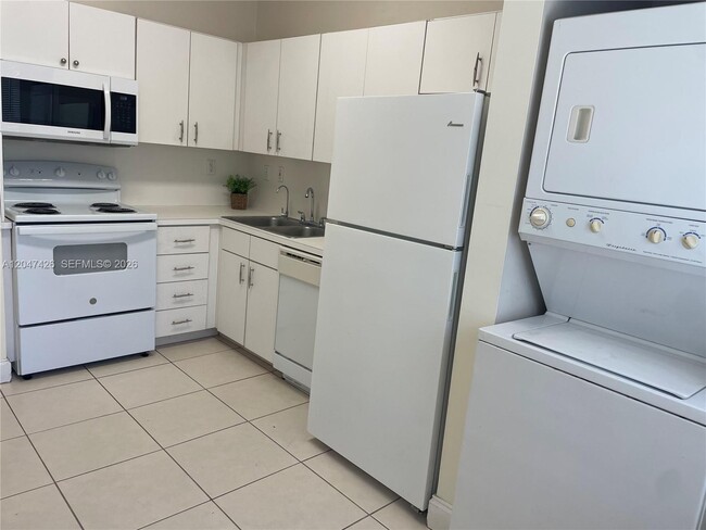 Photo - 15400 SW 134th Pl Unit 404