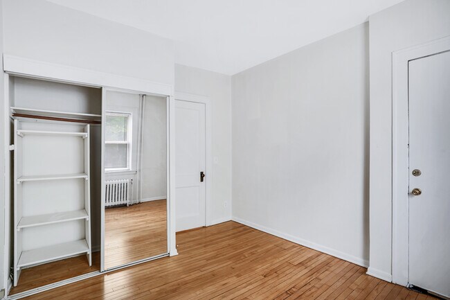 Photo - 1919 Dupont Ave S