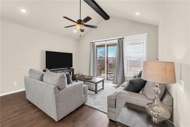 Photo - 442 SW Glover St