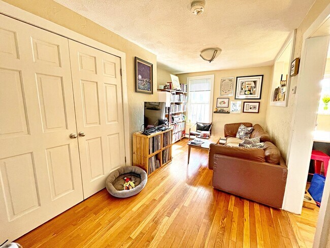 Photo - 307 Sumner St Unit 3