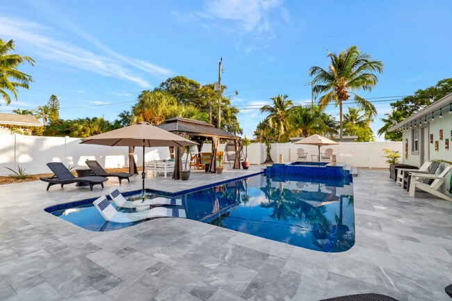 Photo - 310 Gulfstream Dr
