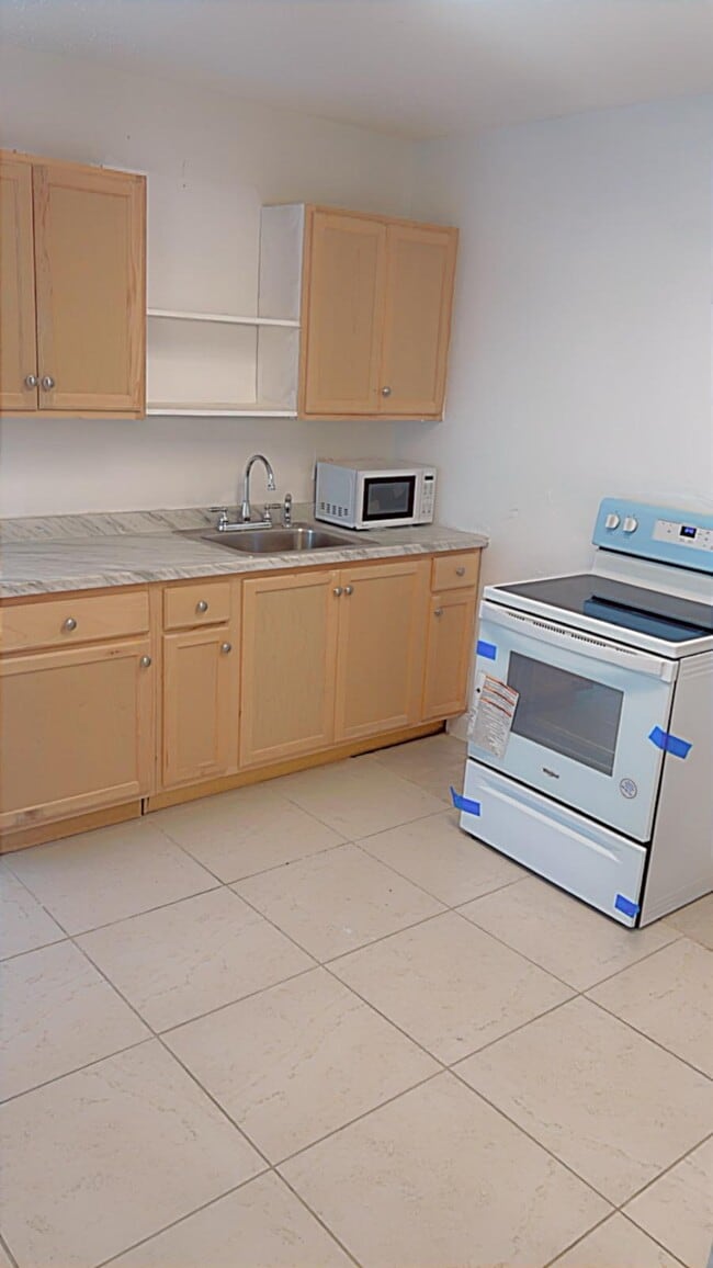 Photo - 908 NW 10th St