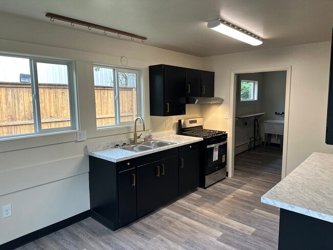 Building Photo - 3304 Dorbrandt St Rental