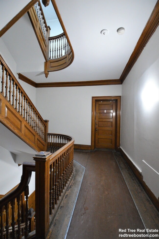 849 Beacon St Unit 6
