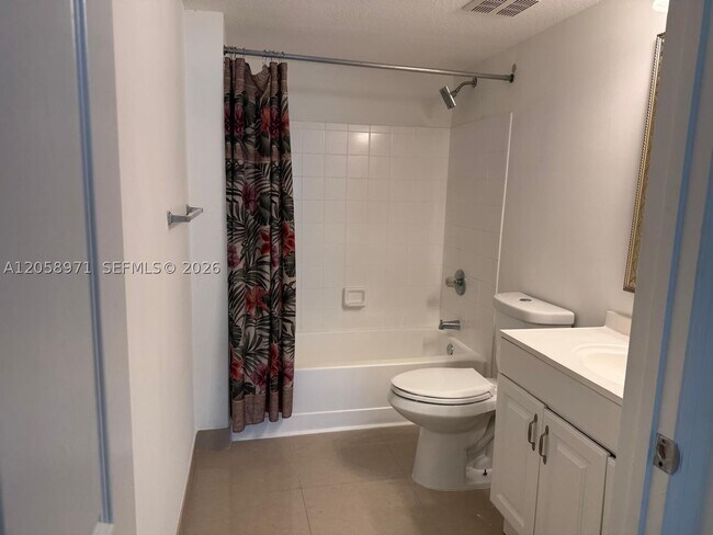 401 Villa Cir Unit 401