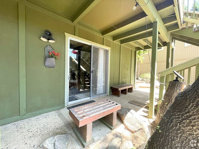 Building Photo - Cozy Apartment-All utilities paid in Lake ...