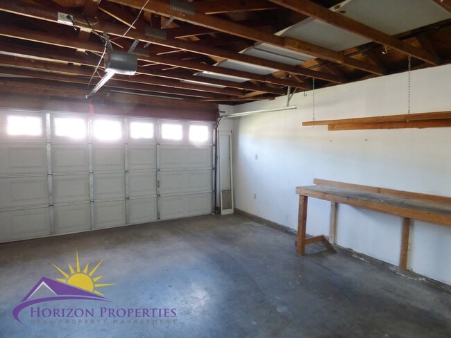 3 Bed 2 Bath 1,317sqft Citrus Heights Home in Wildwood Estates - 3 Bed 2 Bath 1,317sqft Citrus Heights Home in Wildwood Estates