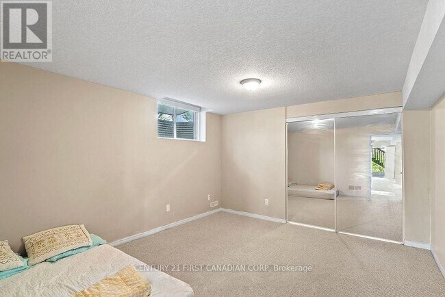 Photo - 1841 Foxwood Ave