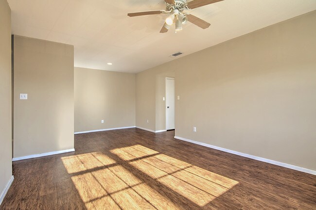 Rolling Oaks Apartment Homes