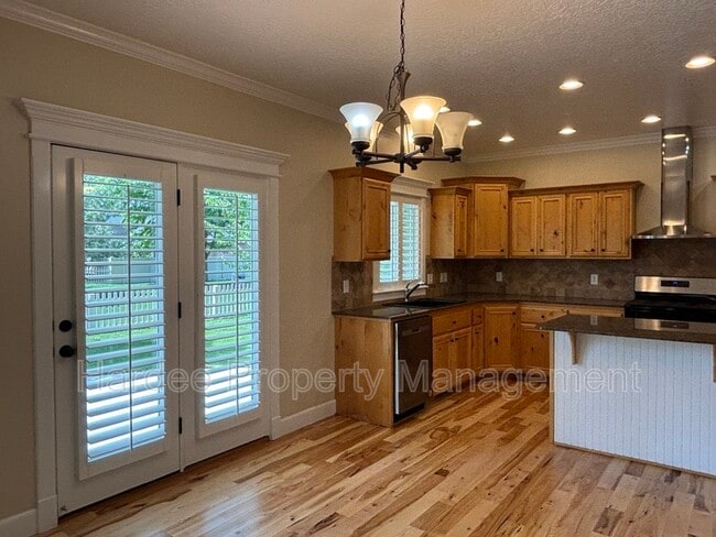 Photo - 573 E Halpin Dr
