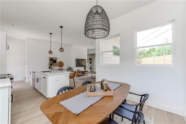 Photo - 4800 Vinson Dr Unit B