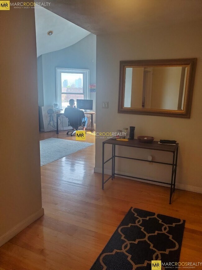 Photo - 154 Harvard St Unit 7