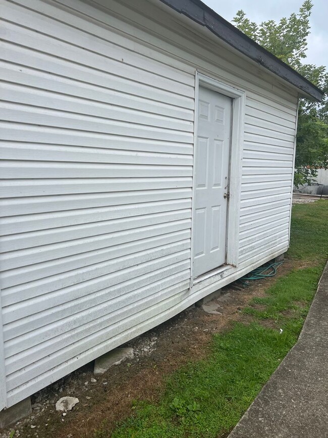 Photo - 576 Depot St