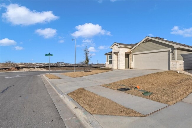 Photo - 5028 Hazelnut Ln