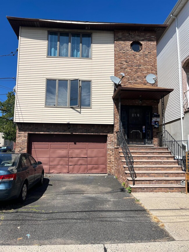 Building Photo - 172 Congress St Unit 2 Rental