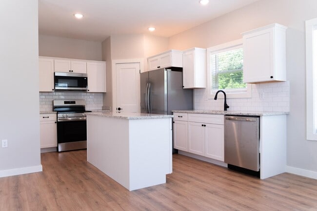 Photo - 406 Hideaway Ridge Cir